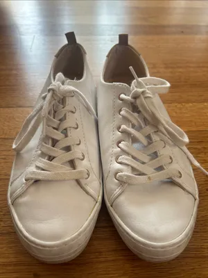 GAP White Women's Low-Top Lace-Up Sneakers size 7 thumbnail 2