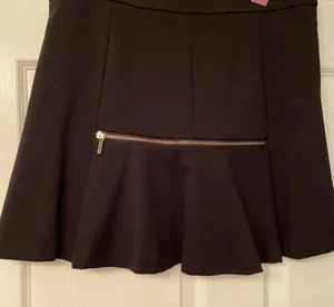 Michael Black mini skirt with gold zipper in front & back size 8 thumbnail 3