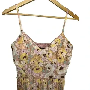 Max + Ash Floral Pleated Dress‎ Large thumbnail 3