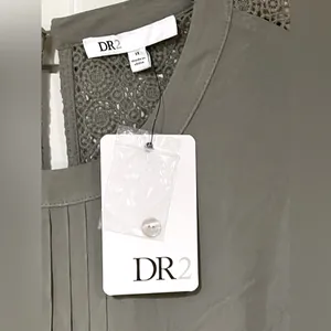 DR2 Olive Green Sleeveless Top with Lace and Ruffle Size 1X thumbnail 4