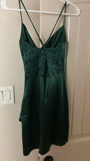Windsor Dress Homecoming Dark Green thumbnail 2