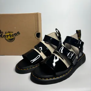 Dr. Martens Gryphon Patent Leather Gladiator Sandals in Black Patent Lamper thumbnail 6
