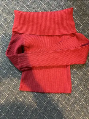 Forever 21 Off-the-Shoulder Fold-Over Ribbed Sweater - Red thumbnail 3