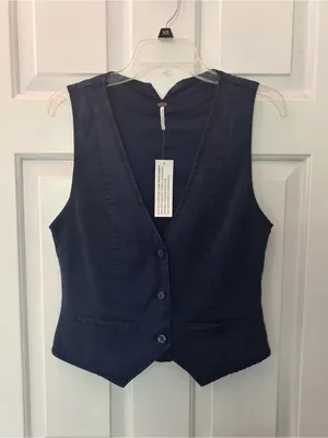 NWT Young Fabulous Broke Veda Navy Tailored Button Front Sleeveless Vest Top thumbnail 4