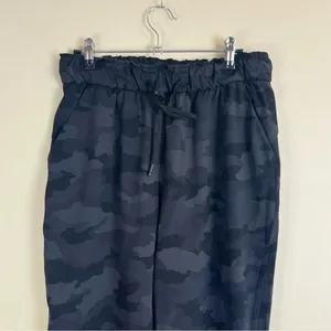 Lululemon Stretch High Rise Pants Crop 23" Sz 8 Heritage 365 Camo Deep Coal thumbnail 3