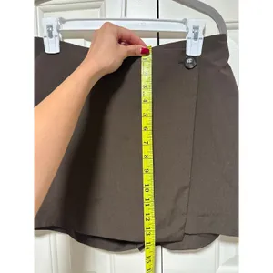 H&M Brown Skort Size 6 Women's Skort with Button Detail thumbnail 5