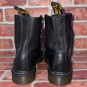 Pre-Owned Dr Martens 1460 Pascal Rainbow Stitch Black Leather Boots Size 7 thumbnail 5