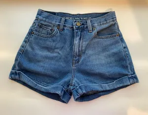 American Eagle Women’s Mom Jean Shorts size 0 thumbnail 1