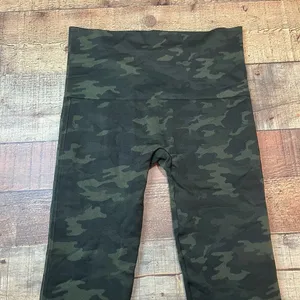 SPANX Women's Army Green Camo High Waisted Look At Me Now Leggings Sz M thumbnail 6