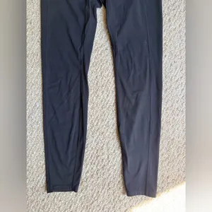 HALARA Black High-Waist Athletic Leggings with Side Pockets thumbnail 4