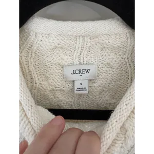 J.Crew Cream Cable Knit Sweater Size Small Cozy Classic Pullover thumbnail 3