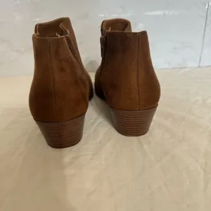 NWOT AQUAPILLAR Booties- size 8 - Run Large Fit Like Size 9‎ thumbnail 2