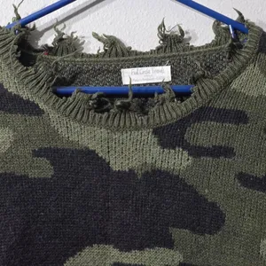 Full Circle Trends Camo Distressed Knit Sweater L‎ Fits S/M Y2K Fringe Crop thumbnail 5