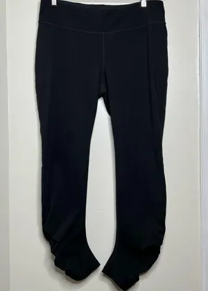New Balance Black Athletic Workout Leggings Women’s size XL ruching at bottom thumbnail 1