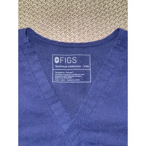 FIGS Women's Technical Collection Scrub Top Blue Short Sleeve V Neck Sz 2XS thumbnail 4