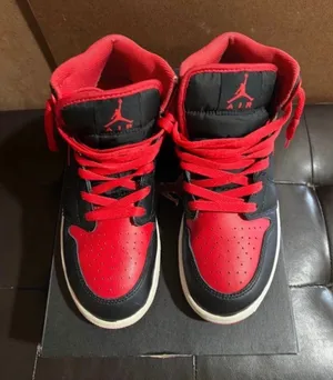 Air Jordan Nike 1 Mid GS black /fire red- white 6.5 youth thumbnail 1