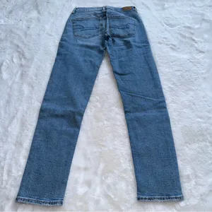 american eagle 90’s skinny jeans thumbnail 2