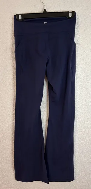 Fabletics Oasis High Waist Kick Flare Womens Size Medium Deep Navy NWT NEW thumbnail 1