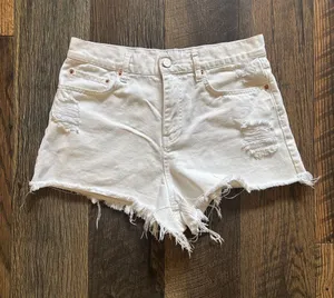 BDG White Distressed Denim Cutoff Shorts Pelmet Women’s Size W 31 thumbnail 1
