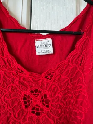 Vintage red tank Size XL thumbnail 2