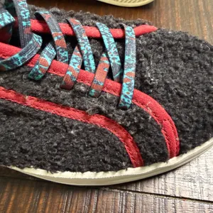 Hey Dude Karina Sherpa Moonless Sangria Black Red Sneakers 12221120 Womens 9 thumbnail 6
