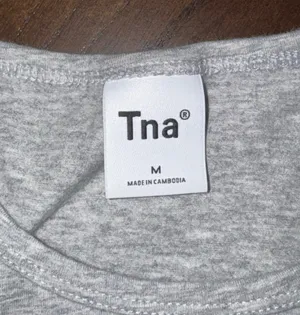 Aritzia TNA  thumbnail 2