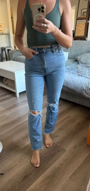 Abercrombie Straight Ultra High-Rise 90s Curve Jeans thumbnail 1