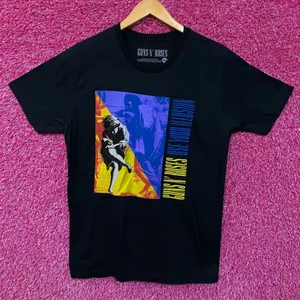 Guns N’ Roses Use Your Illusion Rock Tshirt size Medium thumbnail 1