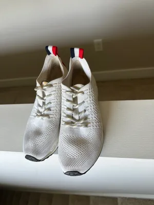 Tennis shoes White Size 7 thumbnail 2
