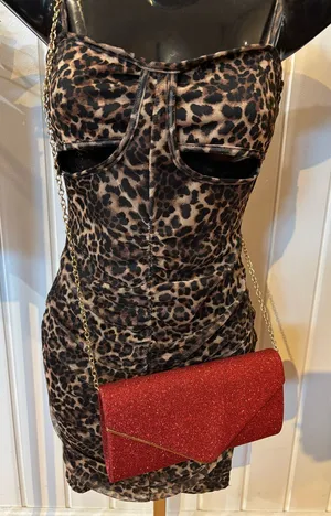 PrettyLittleThing Leopard Print Cutout Bodycon Dress thumbnail 1