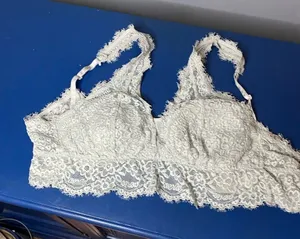 Aerie Lace padded Bralette in Soft green size Medium thumbnail 1