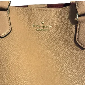 Kate Spade Thick Leather Tote Purse‎ thumbnail 2