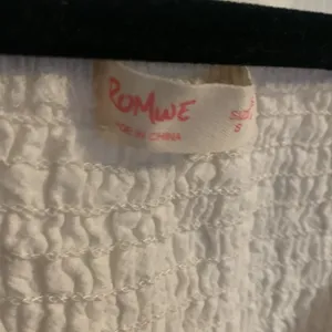 White ROMWE Cropped Shirt thumbnail 2