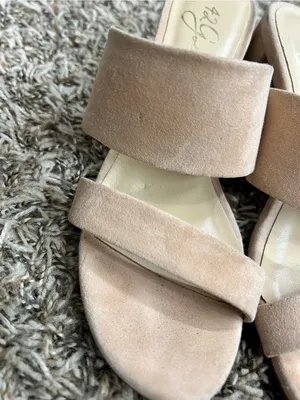42 Gold Suede Block Heels Sz 7 thumbnail 7