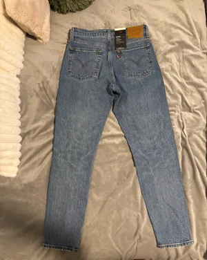Levi's Women's Premium Wedgie Icon Fit Jeans thumbnail 4
