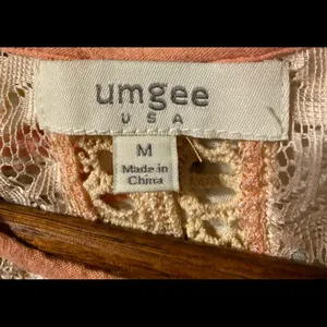 Umgee women’s blouse opening on back medium p1 thumbnail 10