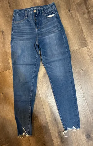 Women’s American Eagle Skinny Jeans thumbnail 1