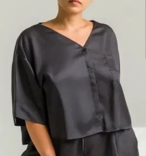 Ettitude Sateen Short Sleeve Shirt Boxy Onyx Button Up Organic Bamboo L XL‎ NEW thumbnail 1