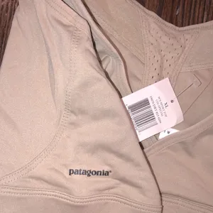 Patagonia tan sports bra size XLarge new with tags thumbnail 3
