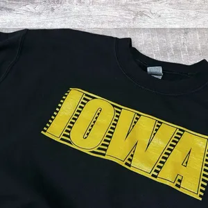 Gildan Iowa Hawkeyes Crewneck Sweatshirt Unisex M Black Yellow College Game Day thumbnail 2