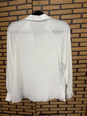Tahari white blouse size XS thumbnail 2