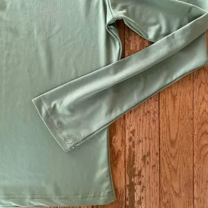 sage green workout mock neck top Size XL thumbnail 9