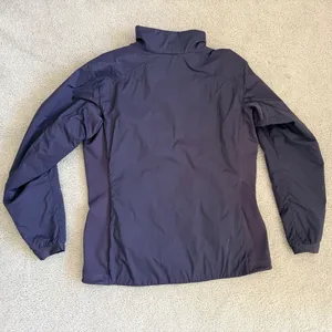 Arc’teryx Women’s Atom Jacket size L in black sapphire thumbnail 6