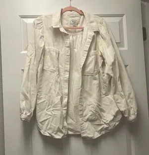 American Eagle cream corduroy shirt thumbnail 1