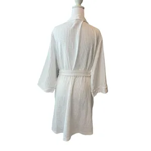 Croft and Barrow Robe Size M White Waffle NWT Women’s thumbnail 4