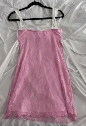 Lucy in the Sky Pink Lace Dress thumbnail 2