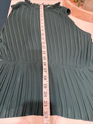 Naked Zebra Hunter green sleeveless peplum top thumbnail 7