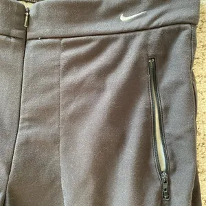 Nike Charcoal gray  yoga pants thumbnail 2