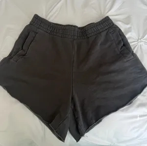 aerie Black Elastic-Waist Athletic Shorts thumbnail 1