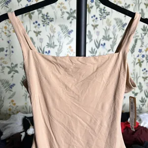SKIMS Square Neck Bodysuit | Clay NWT size XS‎ thumbnail 5
